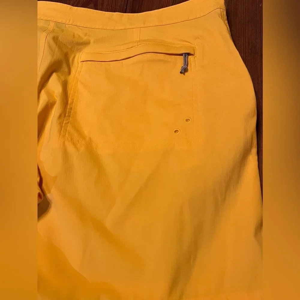North Face‎ Class V Ripstop Board Shorts in Summit Gold